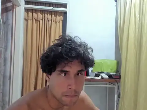 Snapshot of SophiaLevis chatting on October 22, 2025, 11:48 pm SophiaLevis online show from October 22, 2025, 11:48 pm