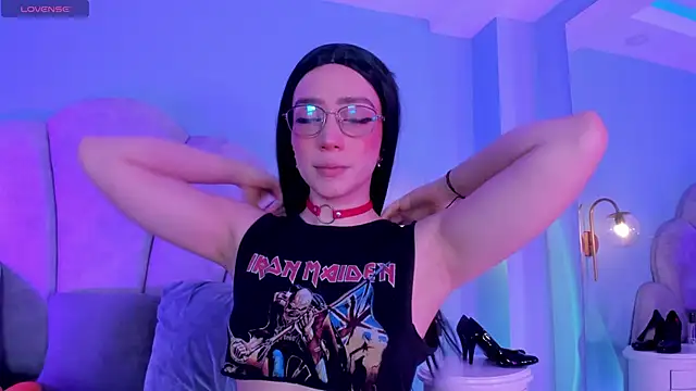 sweeet peach online show from September 8, 2025, 10:20 pm