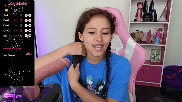 Snapshot of redbarbiedollx chatting on February 13, 2025, 2:31 pm redbarbiedollx online show from February 13, 2025, 2:31 pm