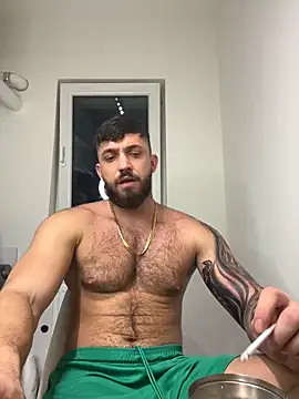 Snapshot of LoveIsBlind_ chatting on December 19, 2024, 8:55 pm LoveIsBlind online show from December 19, 2024, 8:55 pm