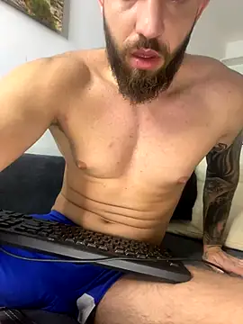 Snapshot of LoveIsBlind_ chatting on September 28, 2025, 3:23 am LoveIsBlind online show from September 28, 2025, 3:23 am