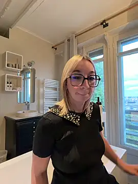 Snapshot of Giuliana_baby chatting on June 10, 2026, 7:57 pm Giuliana baby online show from June 10, 2026, 7:57 pm