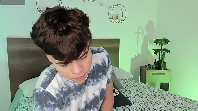 Snapshot of justinbiler chatting on March 20, 2025, 5:13 am justinbiler online show from March 20, 2025, 5:13 am