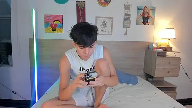 Snapshot of justinbiler chatting on October 14, 2025, 12:50 pm justinbiler online show from October 14, 2025, 12:50 pm