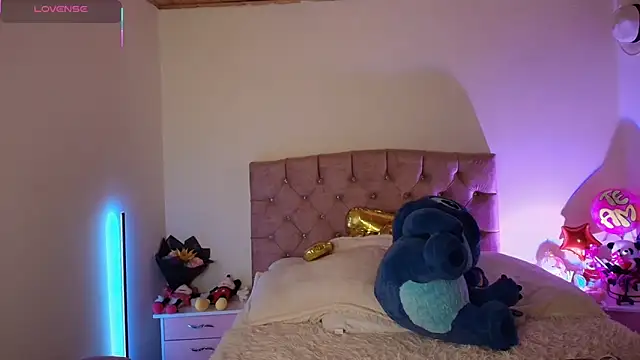 miaa saenz1 online show from October 31, 2025, 4:24 am