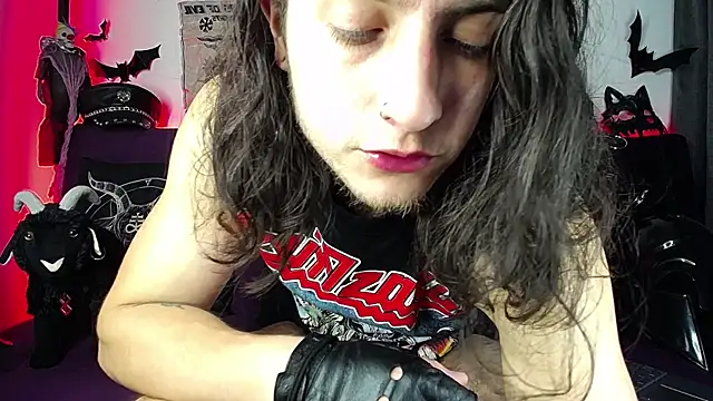 Snapshot of blckwolf_6 chatting on November 6, 2025, 10:21 pm blckwolf 6 online show from November 6, 2025, 10:21 pm