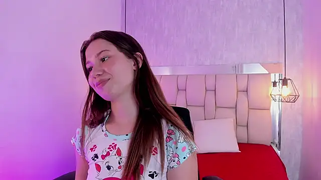 Snapshot of Roxie-Summers11 chatting on December 28, 2024, 4:41 am Roxie-Summers11 online show from December 28, 2024, 4:41 am