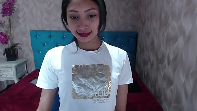 MadelineDoll online show from January 12, 2025, 1:27 pm
