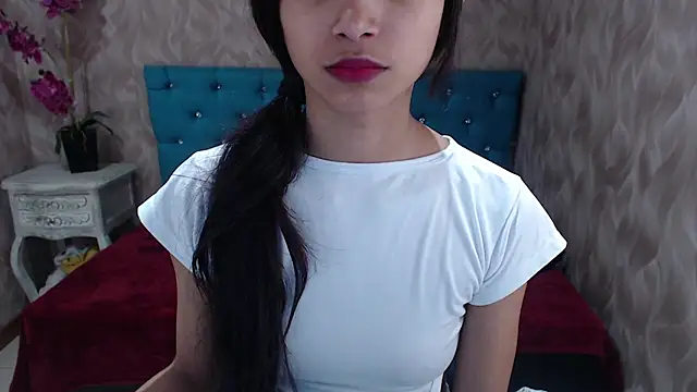MadelineDoll online show from January 21, 2025, 1:11 pm