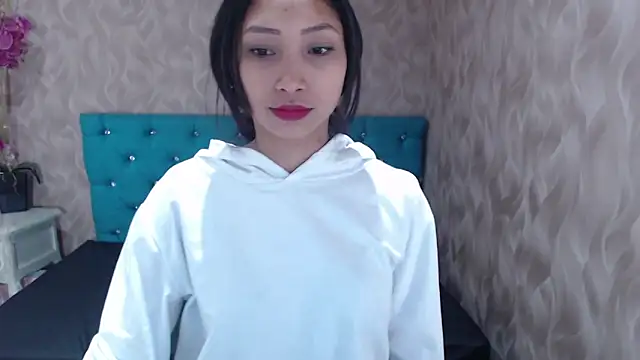 MadelineDoll online show from January 30, 2025, 1:10 pm