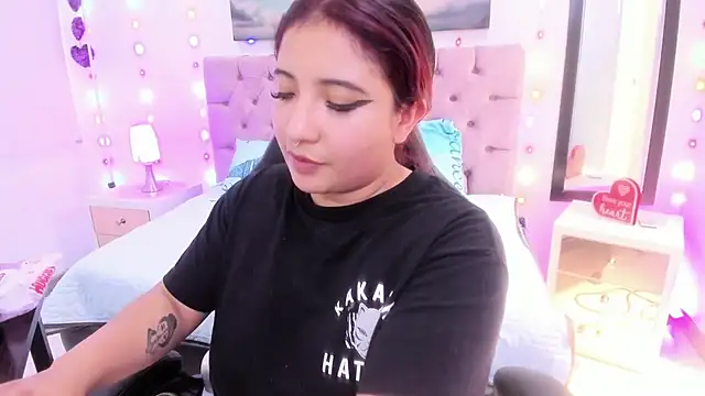 Emma monserrat online show from January 19, 2025, 3:53 pm