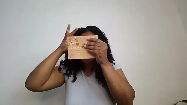 Ivon-09 online show from September 27, 2025, 4:23 pm