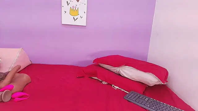 Snapshot of veronica_sinner_ chatting on February 4, 2025, 12:00 pm veronica sinner online show from February 4, 2025, 12:00 pm