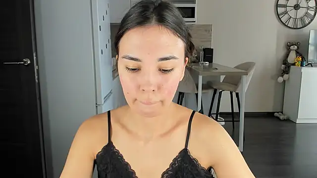 nilliluv online show from March 27, 2026, 8:20 am