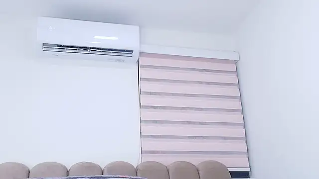 nicol f online show from December 18, 2025, 3:01 am