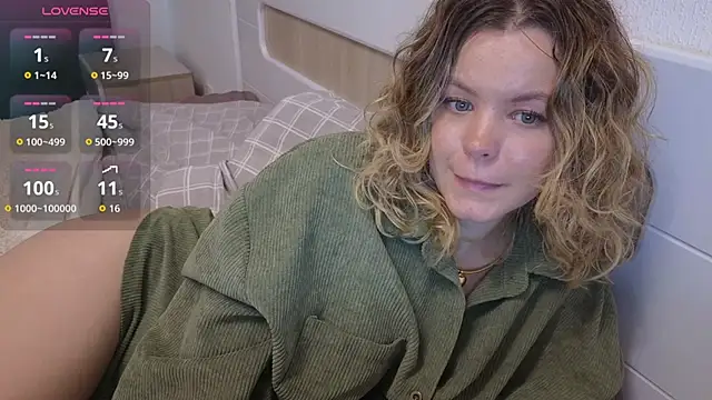 Snapshot of Milana15 chatting on September 21, 2025, 1:46 pm Milana15 online show from September 21, 2025, 1:46 pm