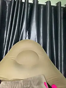 Snapshot of Ly_Coca24 chatting on January 21, 2025, 5:20 pm Ly Coca24 online show from January 21, 2025, 5:20 pm