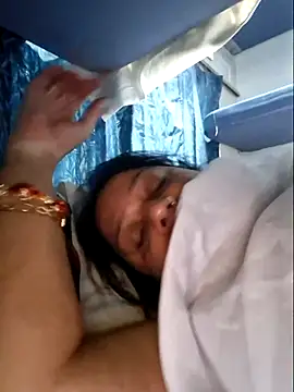 Snapshot of Hot_Queen77 chatting on March 10, 2025, 12:29 am Hot Queen77 online show from March 10, 2025, 12:29 am