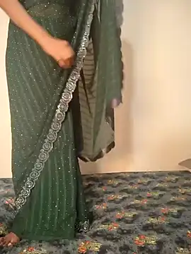 Snapshot of Raat_ki_rani_ chatting on February 1, 2025, 4:54 pm Raat ki rani online show from February 1, 2025, 4:54 pm