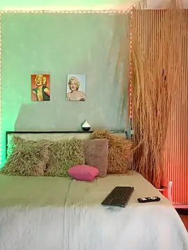 nahiarapalmer19 online show from February 1, 2026, 5:44 pm