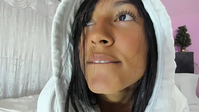 Snapshot of kitty_myers chatting on December 15, 2024, 2:30 am kitty myers online show from December 15, 2024, 2:30 am