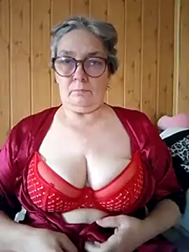 IrinaSweet54 online show from October 7, 2025, 7:05 am