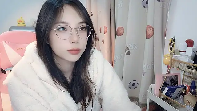 Snapshot of ooo___mimi chatting on December 23, 2024, 5:17 am ooo mimi online show from December 23, 2024, 5:17 am