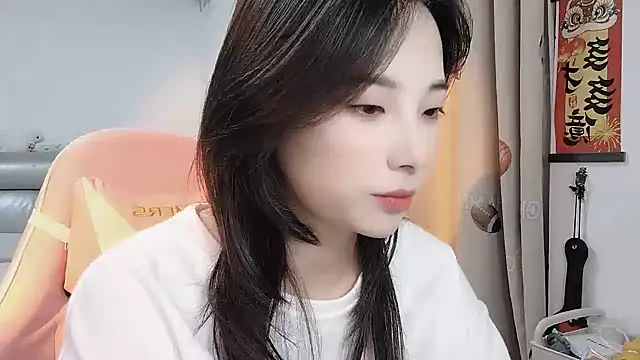 Snapshot of ooo___mimi chatting on March 14, 2025, 11:45 am ooo mimi online show from March 14, 2025, 11:45 am