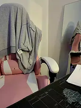 Snapshot of princess_katey chatting on December 12, 2024, 9:15 pm princess katey online show from December 12, 2024, 9:15 pm