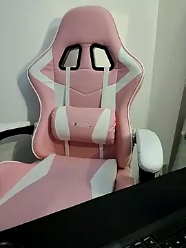 Snapshot of princess_katey chatting on February 5, 2025, 8:21 am princess katey online show from February 5, 2025, 8:21 am