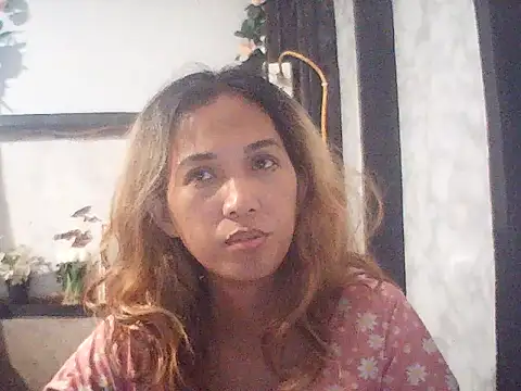 Snapshot of hoffsy chatting on May 7, 2026, 3:23 am hoffsy online show from May 7, 2026, 3:23 am