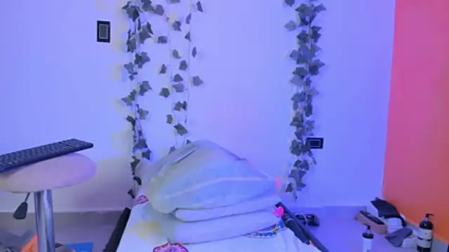 Cataleya19   online show from February 18, 2026, 9:16 am