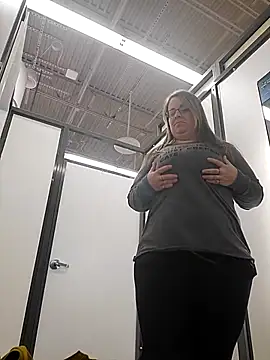 Snapshot of crazycatcass chatting on March 4, 2025, 3:48 pm crazycatcass online show from March 4, 2025, 3:48 pm