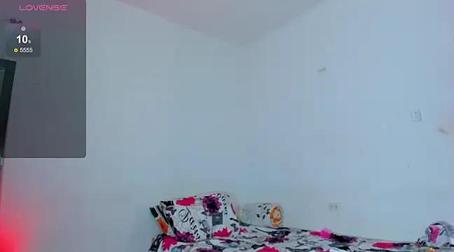 Snapshot of tisaya_8 chatting on February 19, 2025, 6:32 pm tisaya 8 online show from February 19, 2025, 6:32 pm