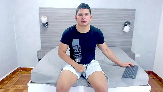 Snapshot of Loony_Zion chatting on September 23, 2025, 1:47 pm Loony Zion online show from September 23, 2025, 1:47 pm