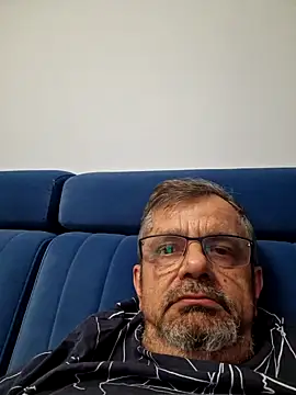 Snapshot of axecoman60 chatting on February 9, 2025, 6:05 pm axecoman60 online show from February 9, 2025, 6:05 pm