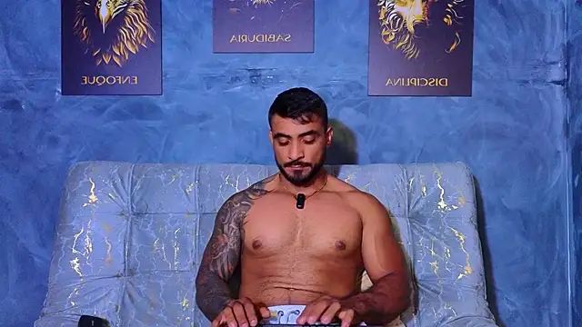 Snapshot of ERIC_HARRISON chatting on October 13, 2025, 8:42 pm ERIC HARRISON online show from October 13, 2025, 8:42 pm