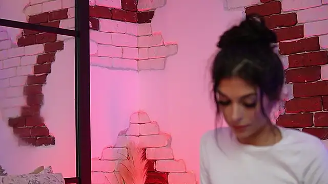 Snapshot of AngelinaCapri chatting on December 14, 2024, 7:18 am AngelinaCapri online show from December 14, 2024, 7:18 am