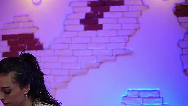 Snapshot of AngelinaCapri chatting on February 11, 2025, 9:56 pm AngelinaCapri online show from February 11, 2025, 9:56 pm