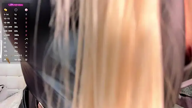 EmilyLeah  online show from January 17, 2026, 2:33 pm