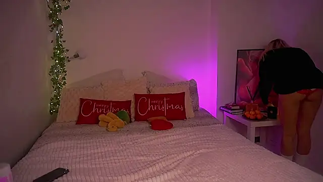 Snapshot of Heidi11 chatting on December 26, 2024, 1:29 am Heidi11 online show from December 26, 2024, 1:29 am