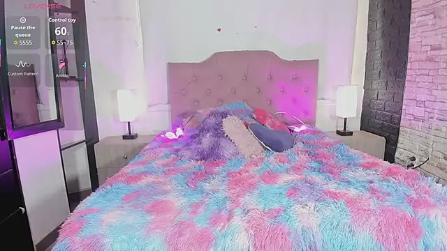 kitty queen10 online show from April 18, 2026, 8:09 pm