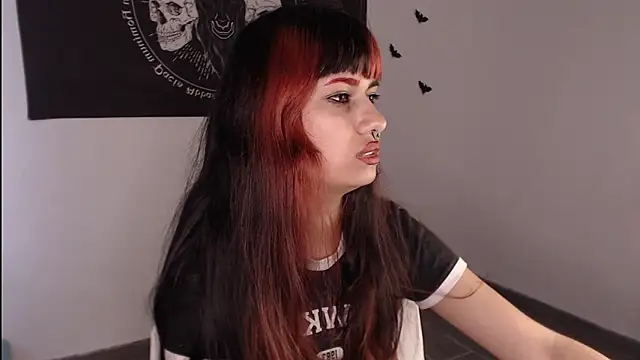 Snapshot of Little-Lucifer chatting on January 31, 2025, 10:10 pm Little-Lucifer online show from January 31, 2025, 10:10 pm