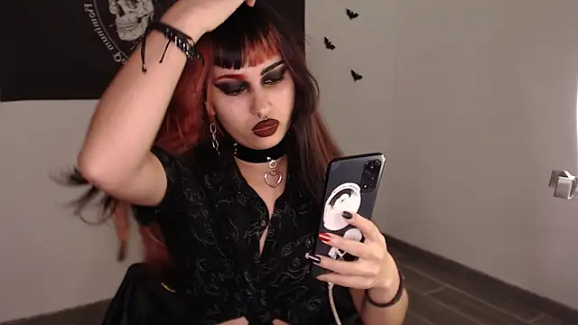 Snapshot of Little-Lucifer chatting on February 6, 2025, 11:15 pm Little-Lucifer online show from February 6, 2025, 11:15 pm