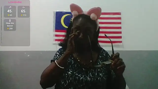 mamakarma1403 online show from February 8, 2026, 1:03 pm