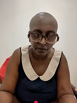mamakarma1403 online show from May 19, 2026, 2:01 pm