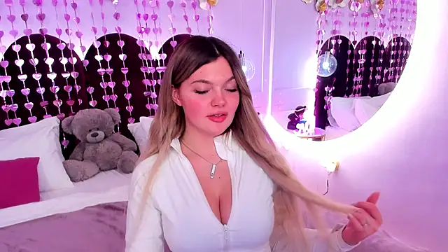 ZaraBloom online show from February 15, 2026, 3:58 am