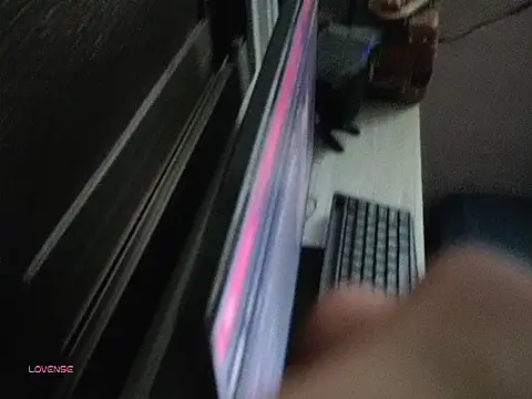 Snapshot of bbhiShark chatting on November 2, 2025, 8:28 am bbhiShark online show from November 2, 2025, 8:28 am