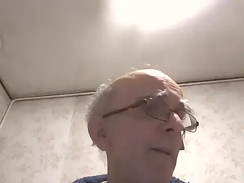 mariusica1xh online show from October 28, 2025, 5:59 pm