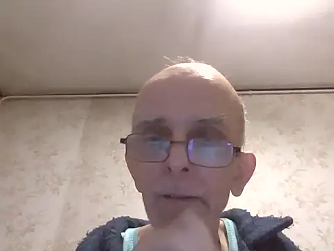 mariusica1xh online show from January 5, 2026, 8:01 pm